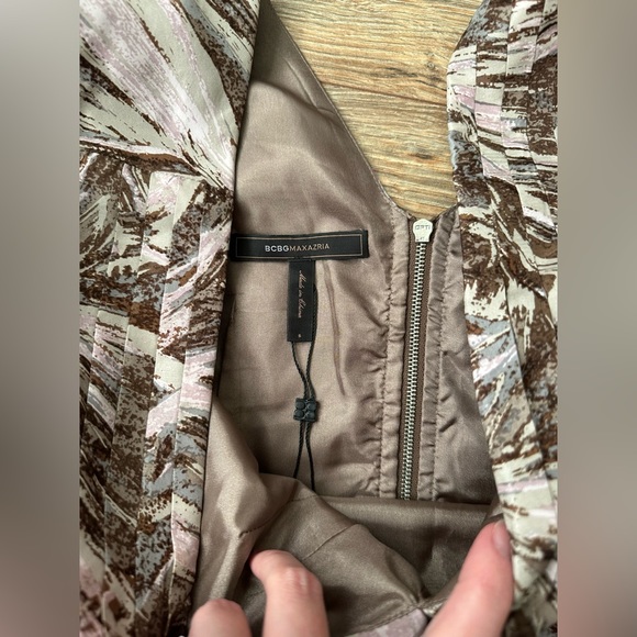 BCBGMaxAzria Silk Marble Top - Picture 4 of 7